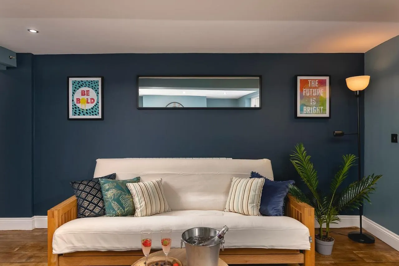 Brighton Beach 2Br Ap With Patio Apartment United Kingdom