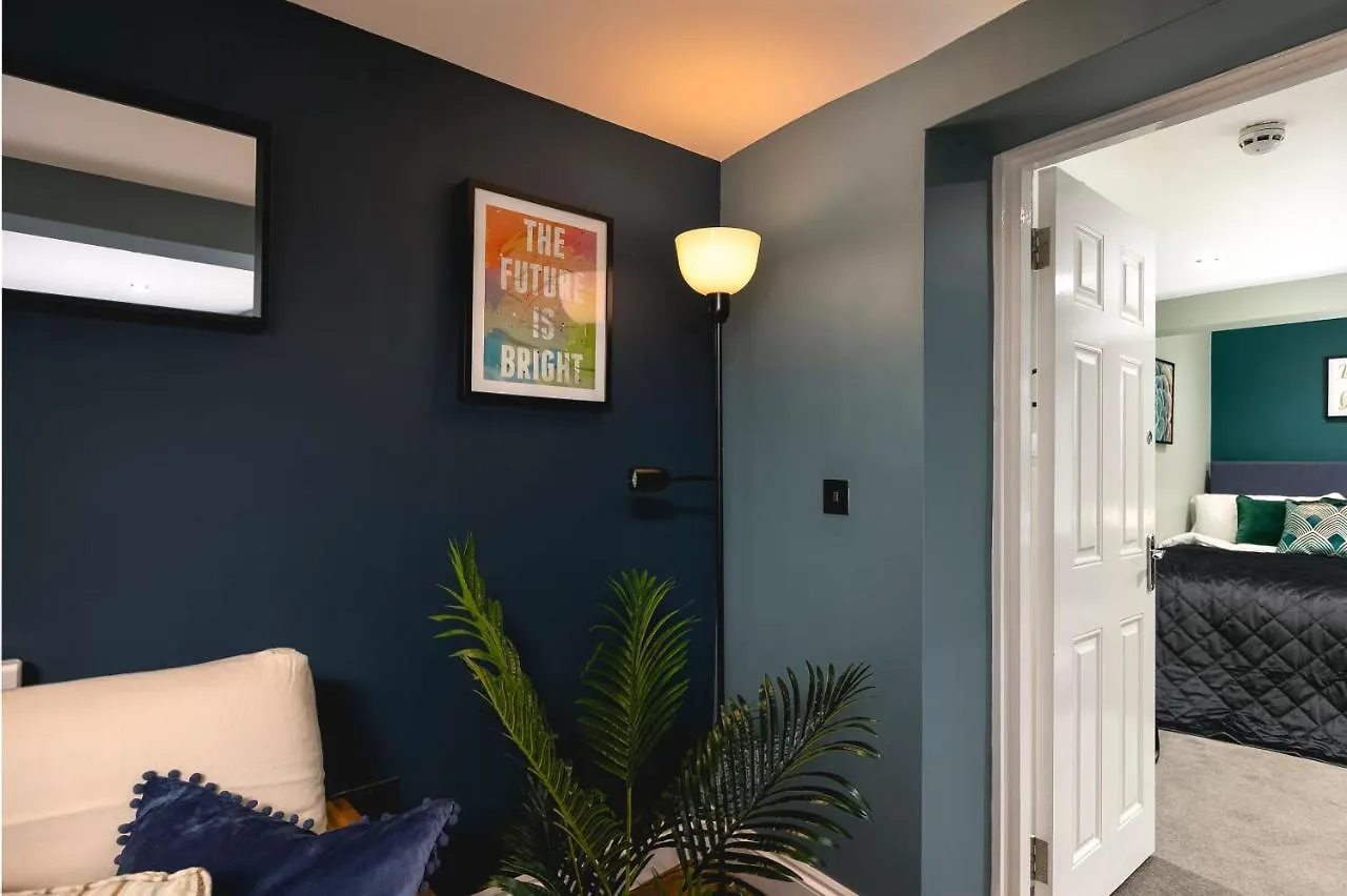 Brighton Beach 2Br Ap With Patio Apartment
