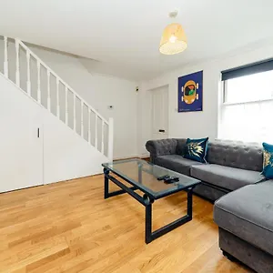 Flash Sale Free Parking I Next To I 2 Bedroom Mews House Brighton