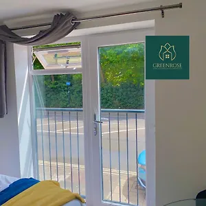  Apartment Smart Modern Ocean Village Studio United Kingdom