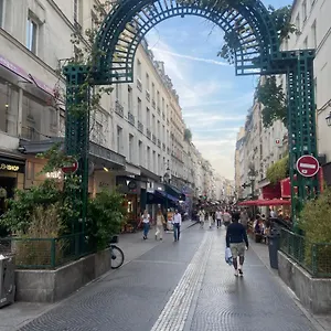  Apartment Rue Montorgueil France